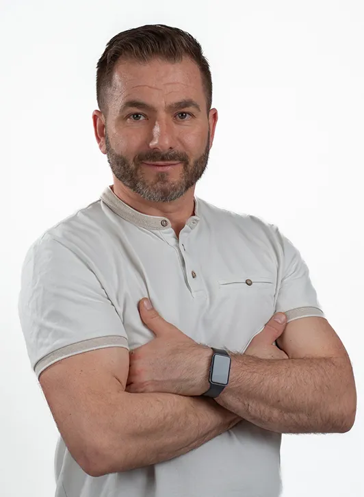 Bartek pracownik ds. internetu i promocji w AD-AR